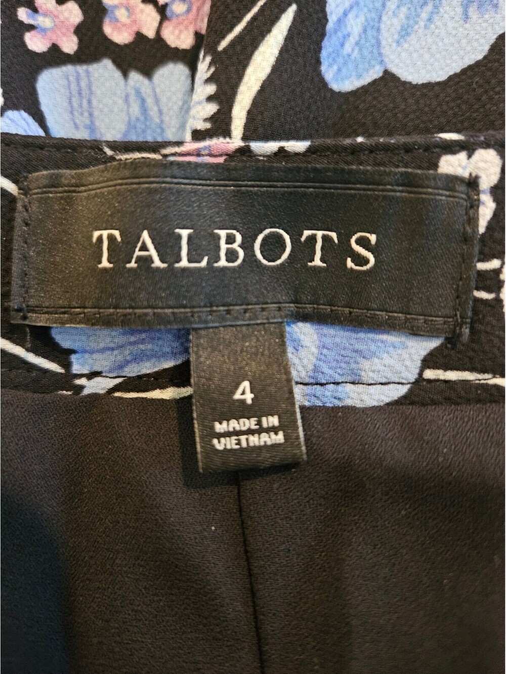 Talbots size 4 black & blue floral print pleated midi skirt - Picture 3 of 4